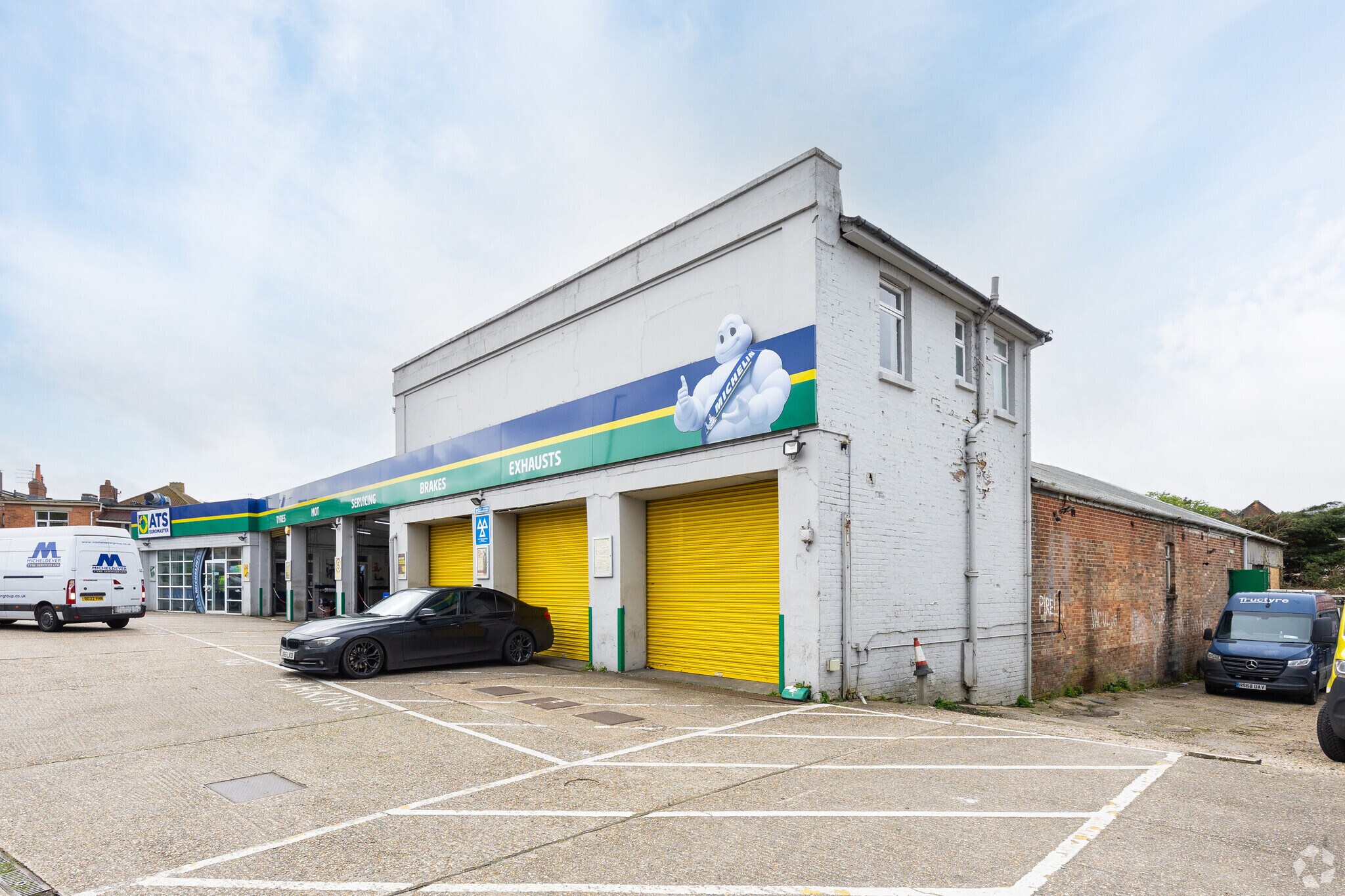 Fernside Rd, Poole for sale Primary Photo- Image 1 of 3