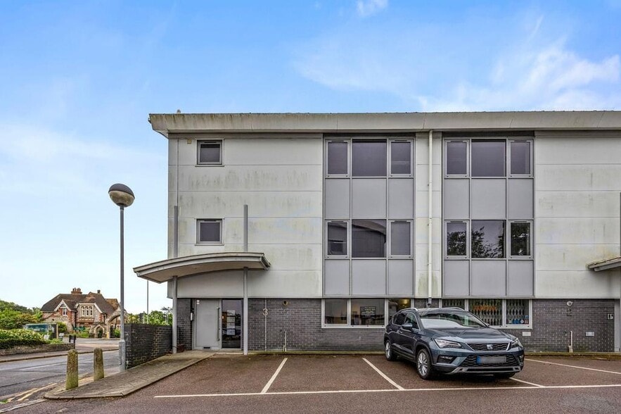 English Clos, Hove for sale - Building Photo - Image 2 of 30