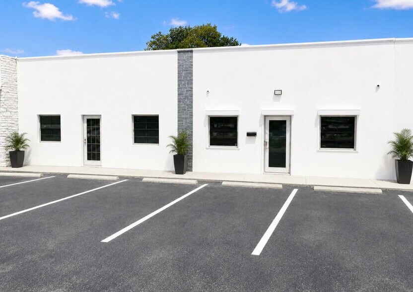 6849 Bird Rd, Miami, FL for lease - Building Photo - Image 1 of 22
