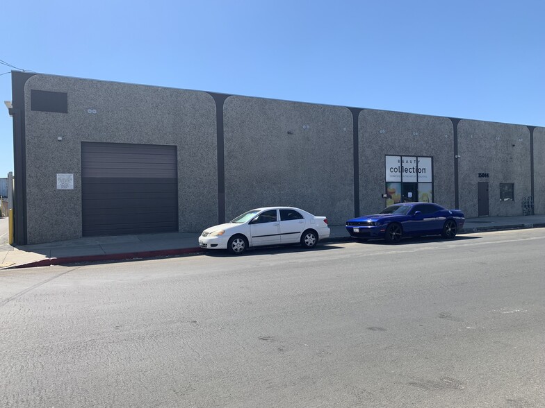 15044-15054 Keswick St, Van Nuys, CA for lease - Building Photo - Image 3 of 22