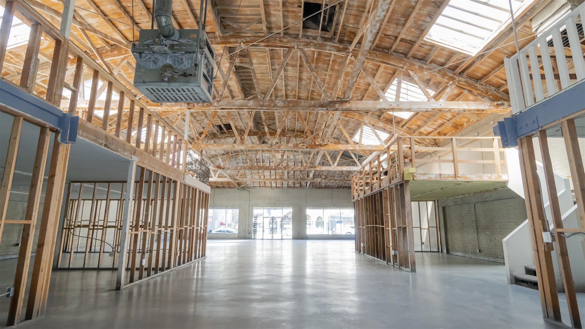 612 S La Brea Ave, Los Angeles, CA for lease Interior Photo- Image 1 of 15