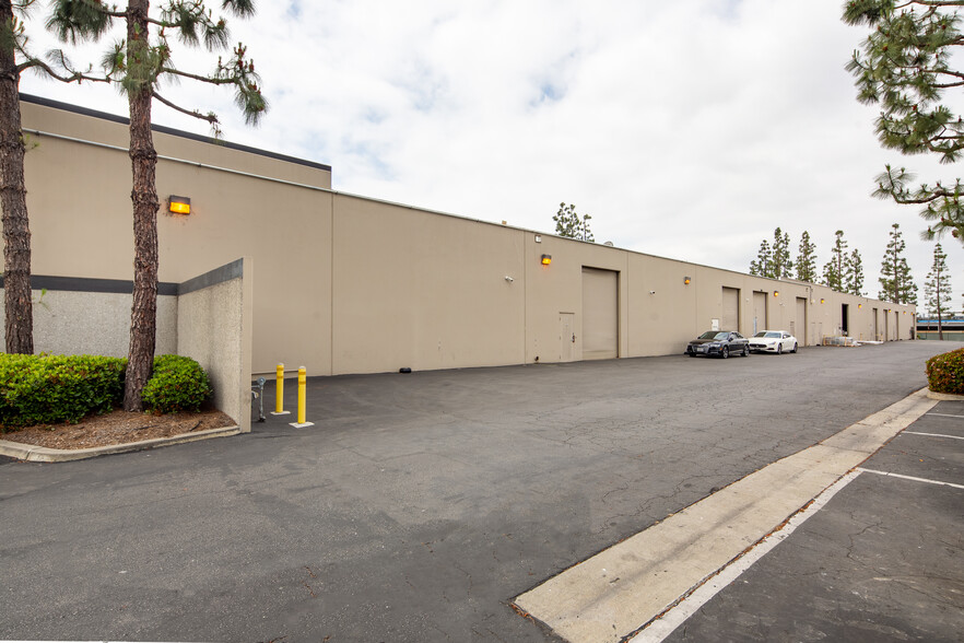 101-111 W Walnut St, Gardena, CA for lease - Building Photo - Image 2 of 7