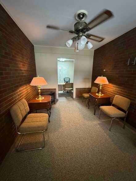 3127 W Emaus Ave, Allentown, PA for sale - Building Photo - Image 2 of 10