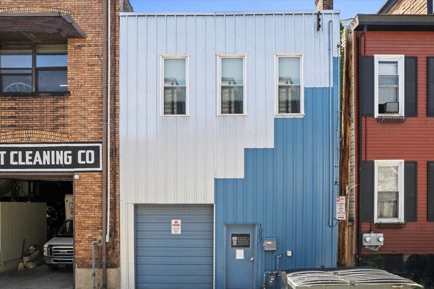 1007 Constance St, Pittsburgh, PA for sale - Primary Photo - Image 1 of 1