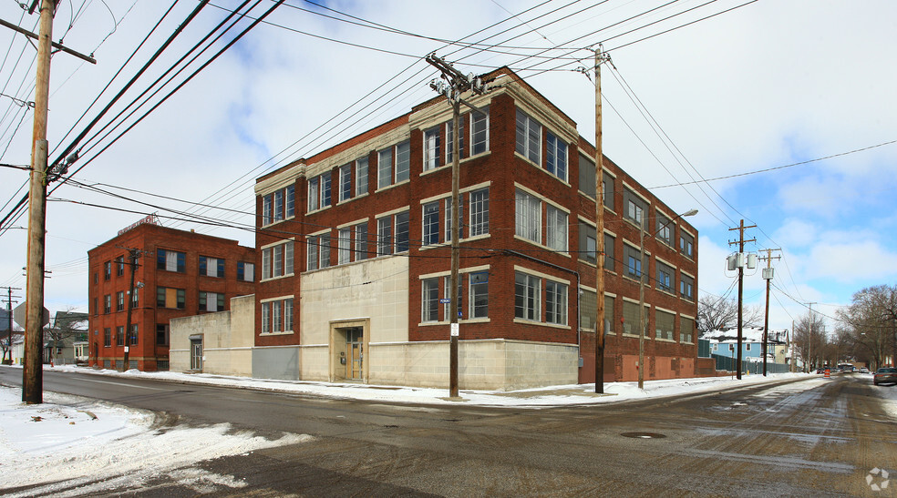 3405-3535 Perkins Ave, Cleveland, OH for lease - Primary Photo - Image 1 of 24