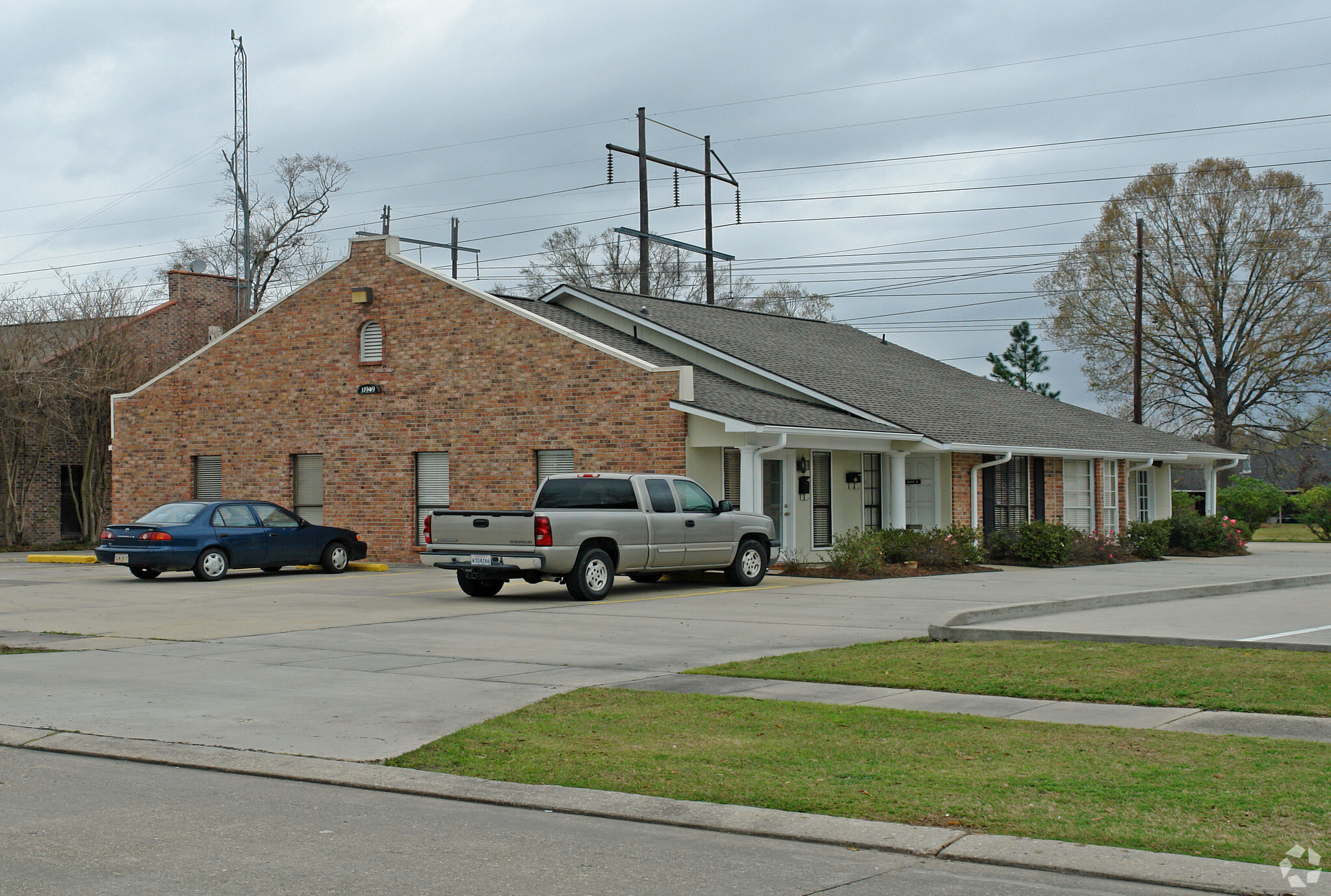 11949 Bricksome Ave, Baton Rouge, LA for lease Primary Photo- Image 1 of 12