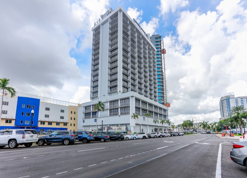 1720 Harrison St, Hollywood, FL for lease - Building Photo - Image 1 of 31