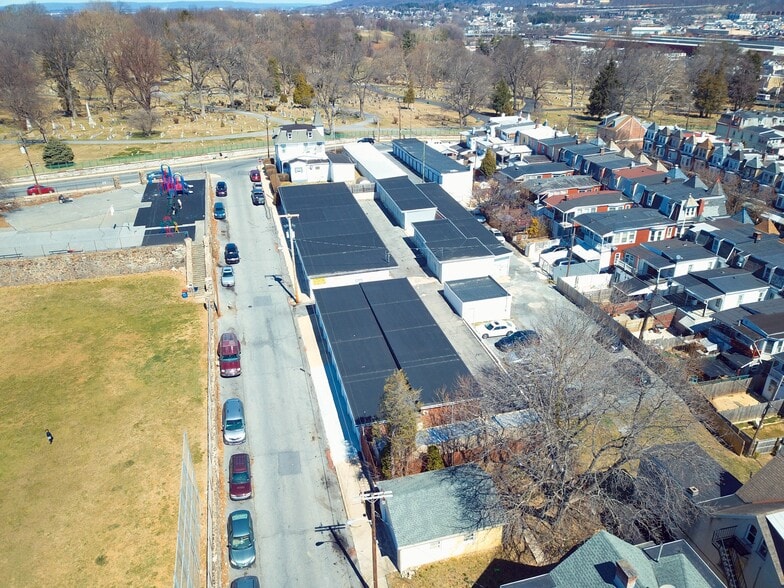 229 Units Self Storage Portfolio portfolio of 10 properties for sale on LoopNet.com - Building Photo - Image 2 of 20