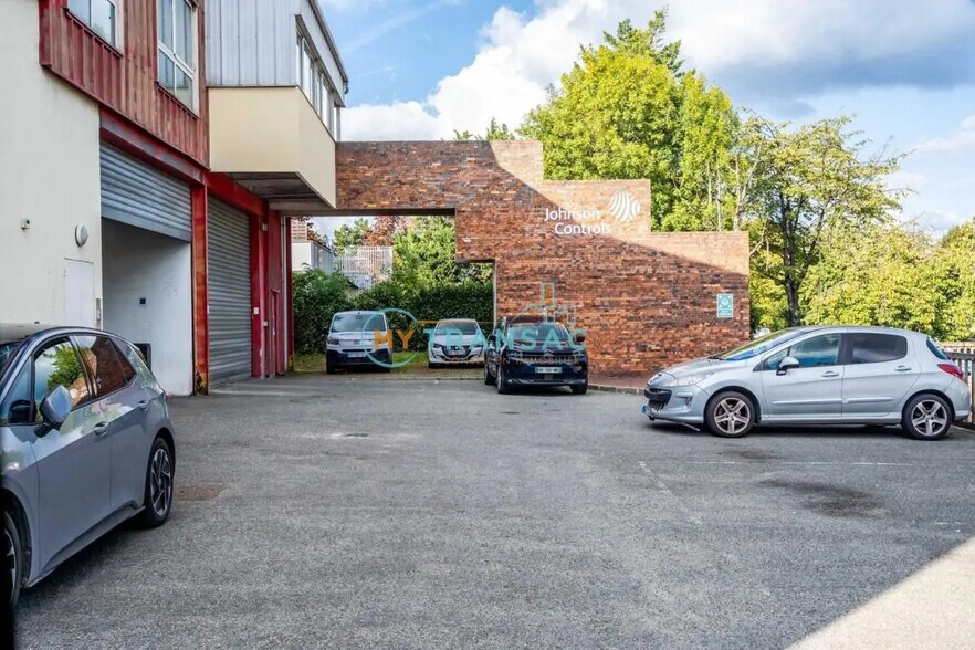 Flex in Noisiel for lease - Building Photo - Image 3 of 4