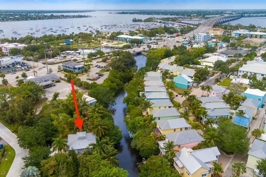 201 Sw 6th St, Stuart, FL for sale - Primary Photo - Image 1 of 23