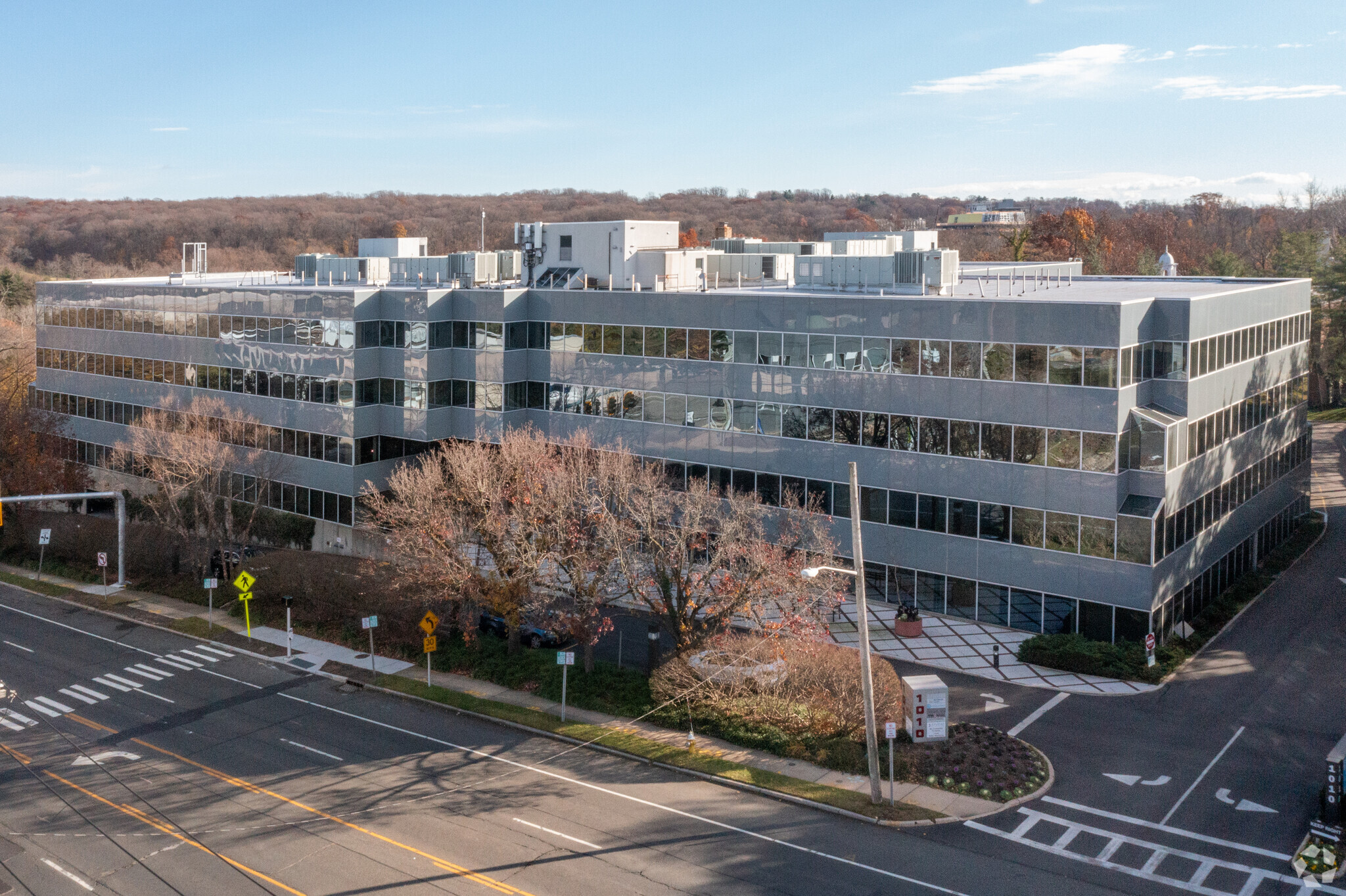 1010 Northern Blvd, Great Neck, NY for lease Building Photo- Image 1 of 9