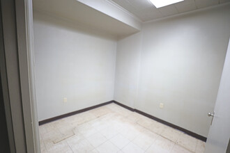 301 N 2nd St, Mcalester, OK for lease Interior Photo- Image 2 of 11