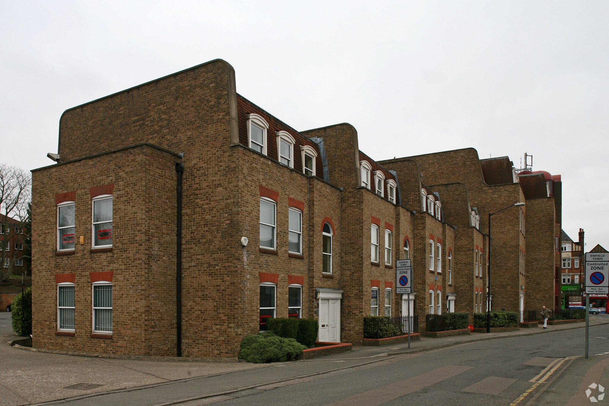 Gladbeck Way, Enfield for lease Primary Photo- Image 1 of 13