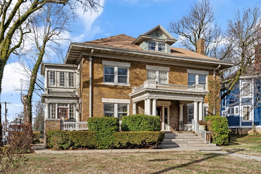 1201 E Walnut St, Springfield, MO for sale - Building Photo - Image 1 of 58