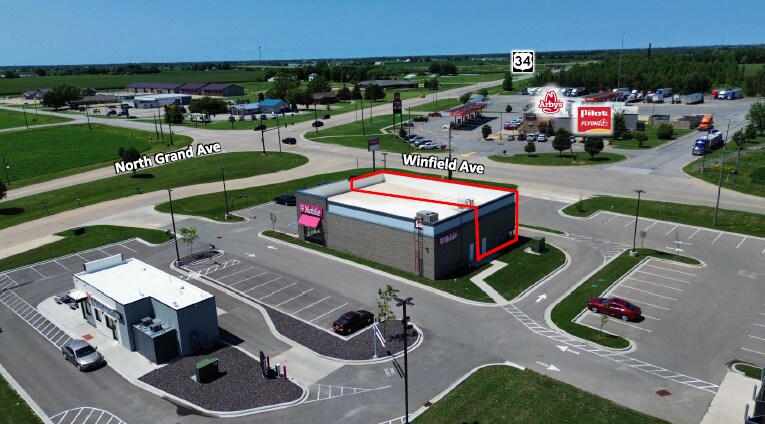 1210 N Grand Ave, Mount Pleasant, IA for lease - Building Photo - Image 2 of 3