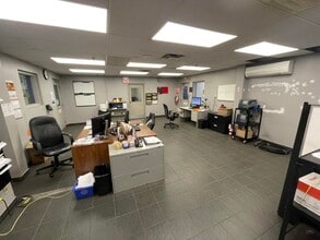 425 Sovereign Rd, London, ON for lease Interior Photo- Image 1 of 8