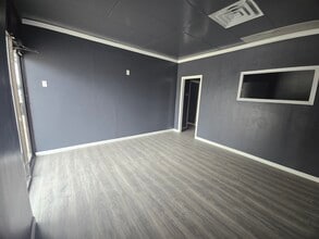 14201-14227 Aston St, Houston, TX for lease Interior Photo- Image 1 of 3