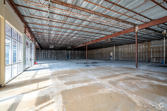 2321-2353 Bay Area Blvd, Clear Lake City, TX for lease Interior Photo- Image 2 of 3