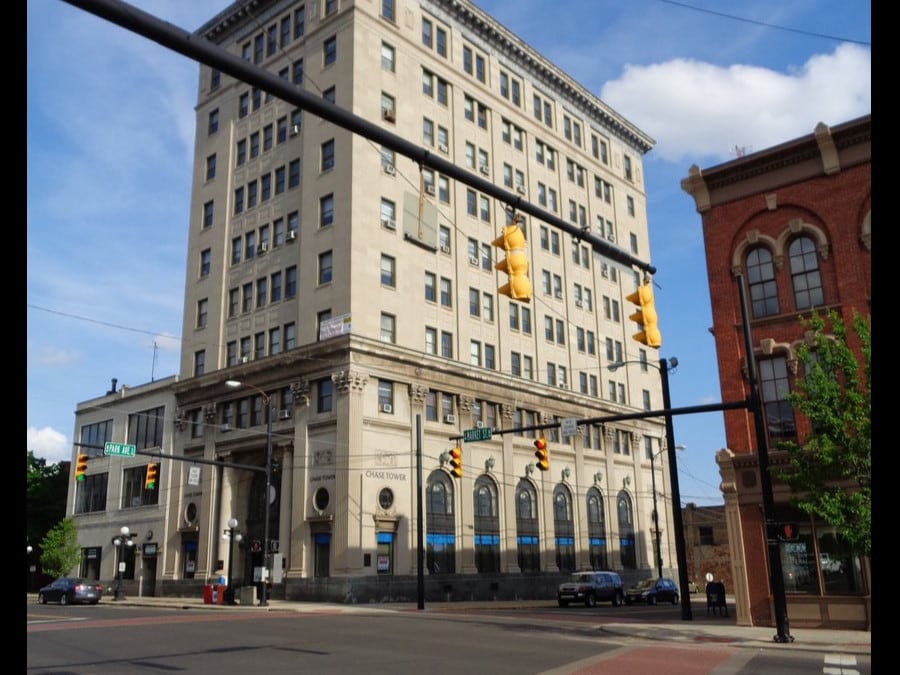 106 E Market St, Warren, OH 44481 Union Square Tower