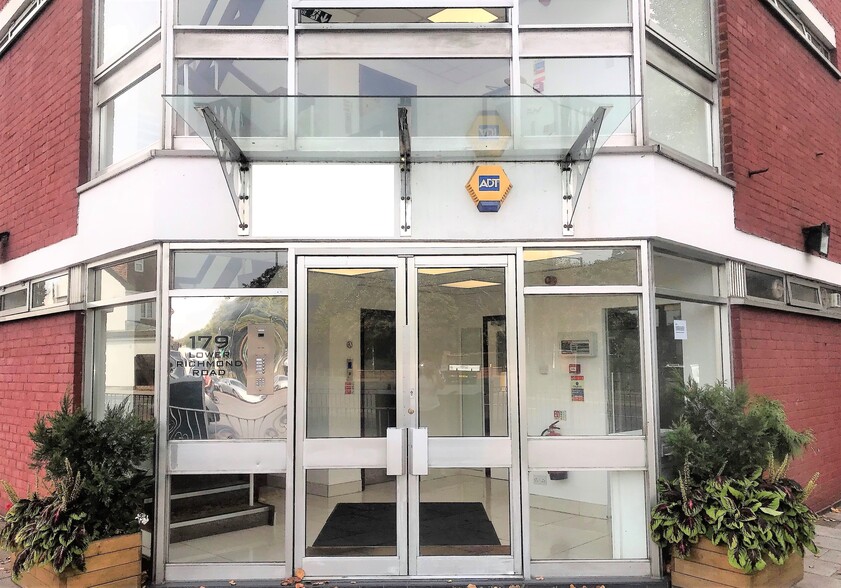 179 Lower Richmond Rd, Richmond for lease - Building Photo - Image 1 of 6