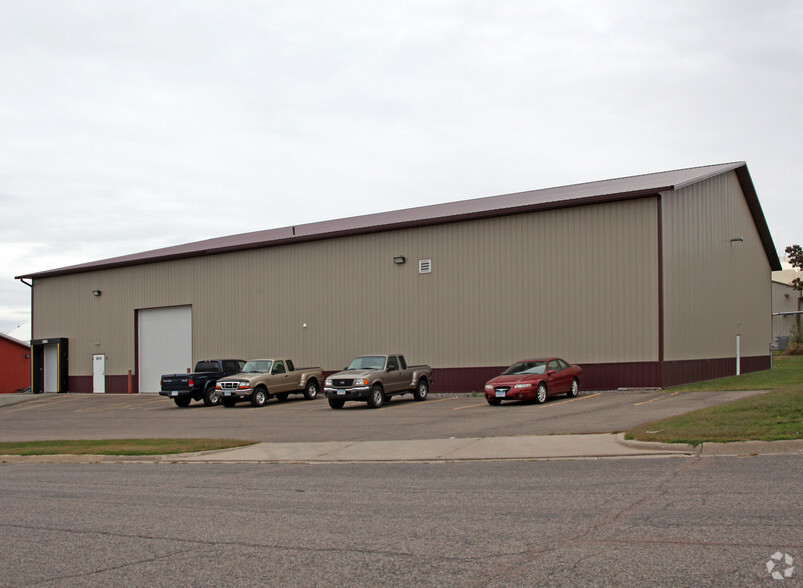 1011 13th Ave N, Sauk Rapids, MN for lease - Building Photo - Image 2 of 11