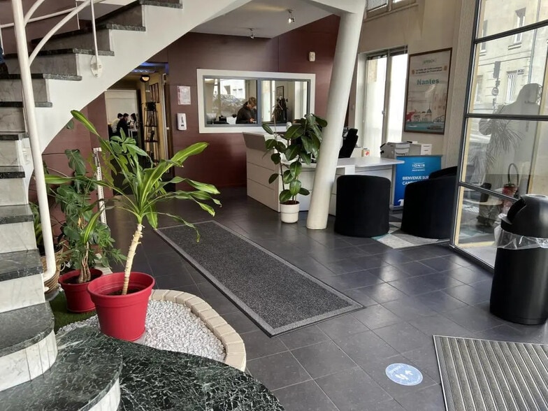 5 Rue D'Alger, Nantes for sale - Lobby - Image 3 of 12