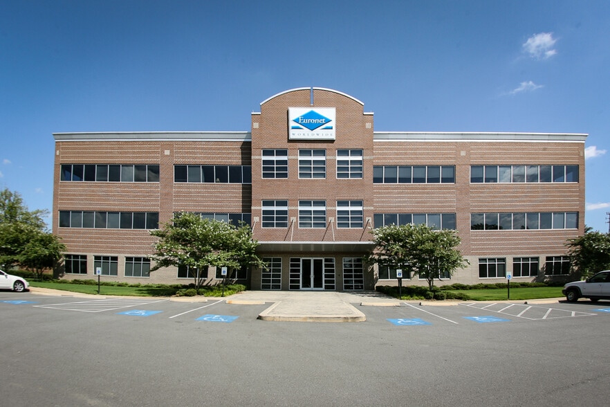 17300 Chenal Pky, Little Rock, AR for lease - Building Photo - Image 1 of 25