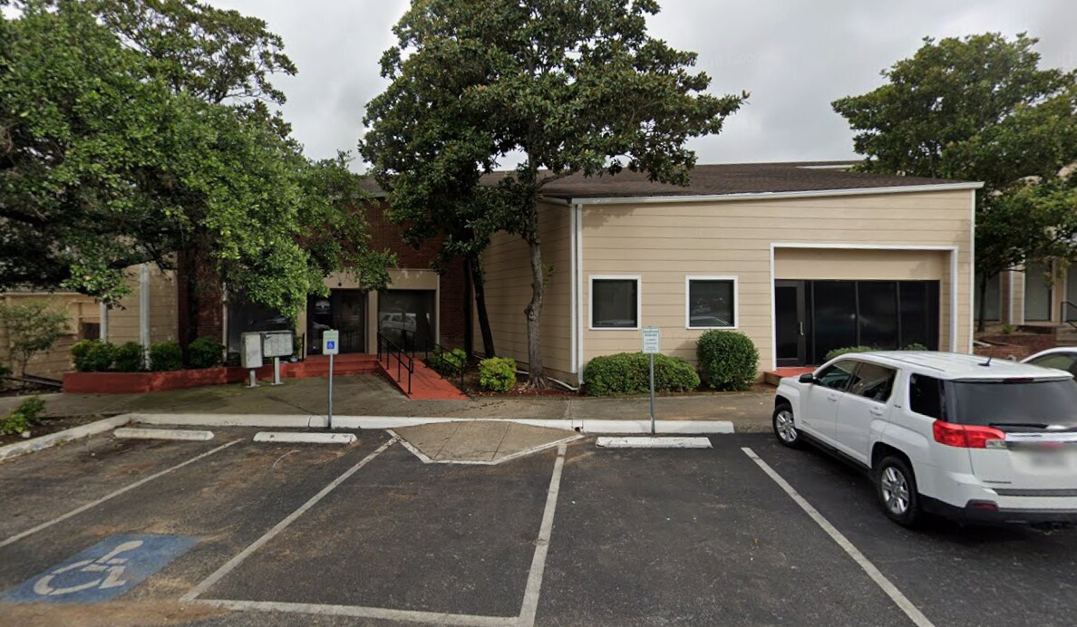 2805-2897 Thousand Oaks Dr, San Antonio, TX for lease Building Photo- Image 1 of 9