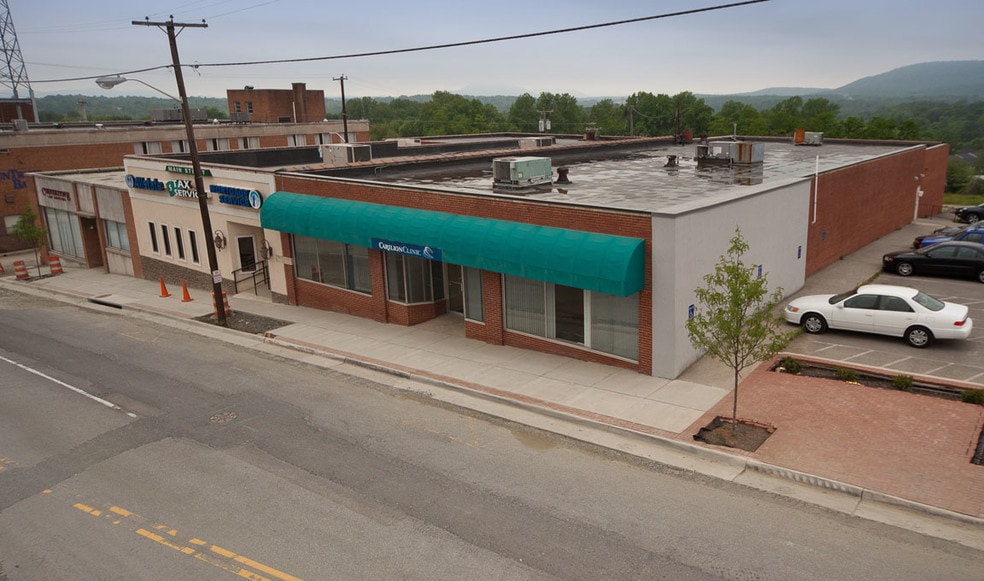 230 S Main St, Rocky Mount, VA for lease - Building Photo - Image 1 of 5