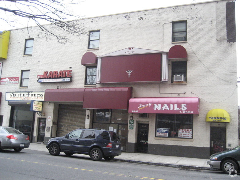 6902 Austin St, Forest Hills, NY for sale - Primary Photo - Image 1 of 1