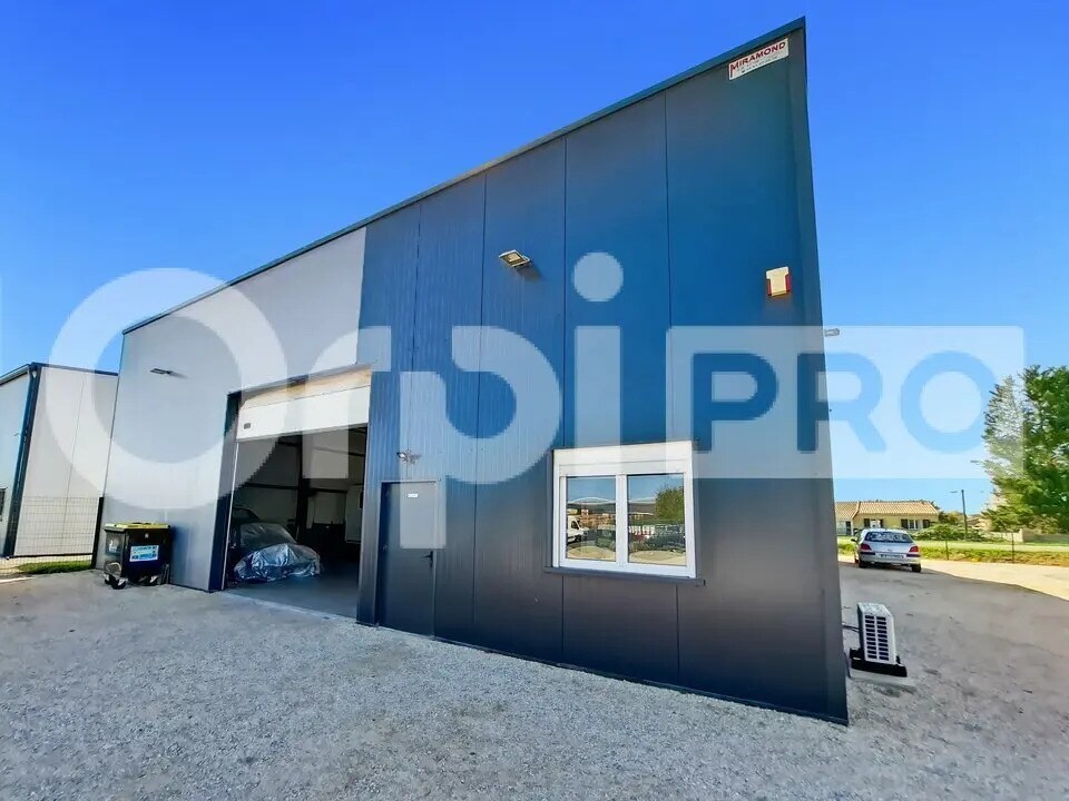 Vente Local d'activités 300 m² - Photo 1