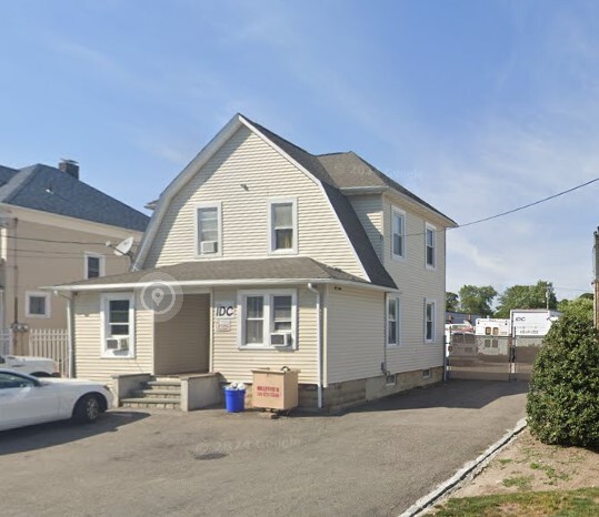 52 Maple Pl, Amityville, NY for lease - Building Photo - Image 3 of 12