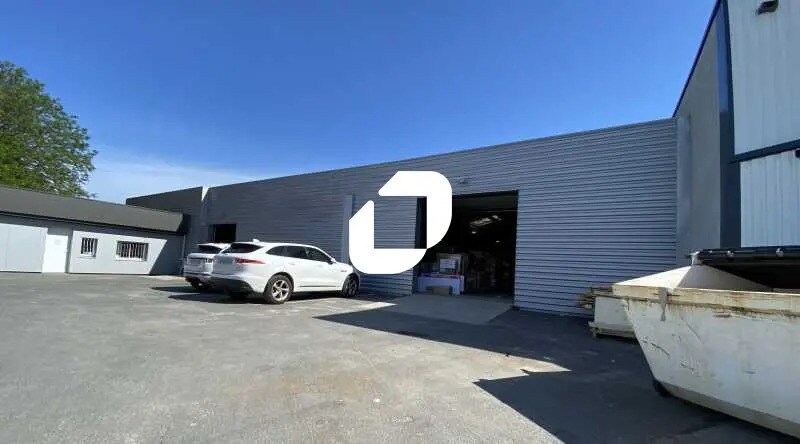 Location Entrepôt 768 m² - Photo 1