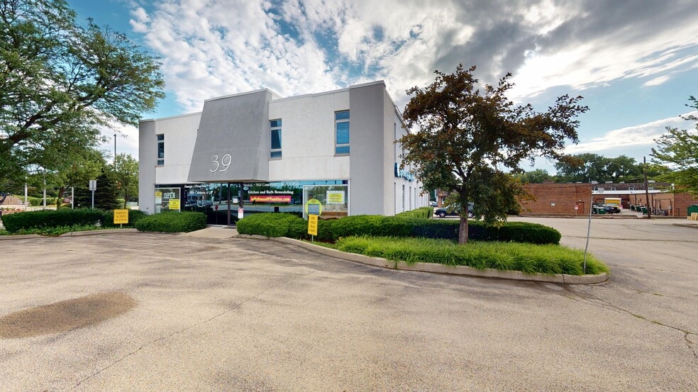 39 S Milwaukee Ave, Wheeling, IL for sale - Building Photo - Image 3 of 16