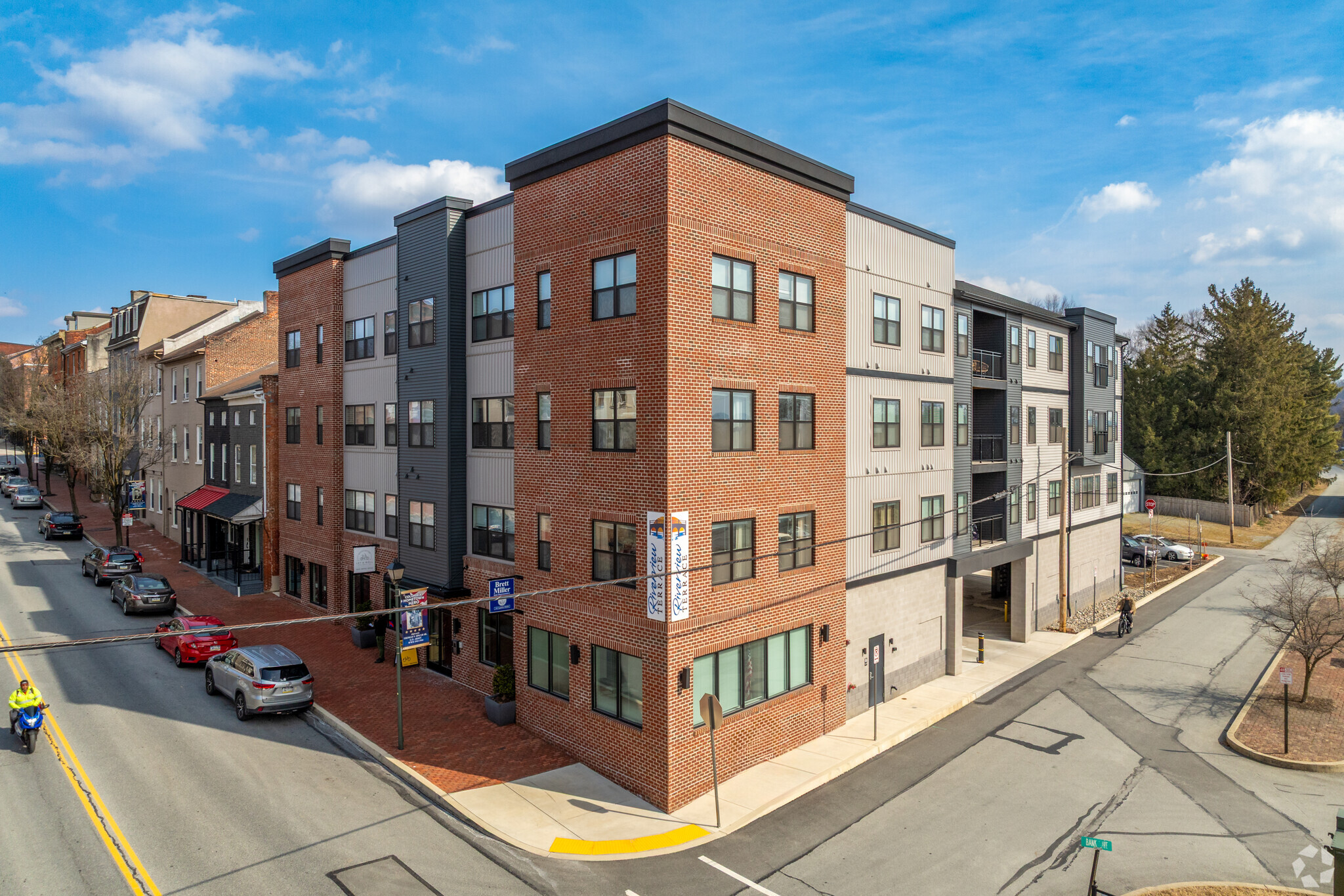 132 Locust St, Columbia, PA for sale Primary Photo- Image 1 of 1