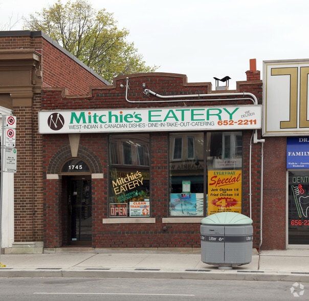 1745 St Clair Ave W, Toronto, ON for lease - Building Photo - Image 2 of 2