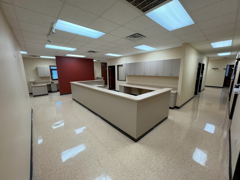 3527 Town Center Blvd, Sugar Land, TX for lease - Interior Photo - Image 3 of 3