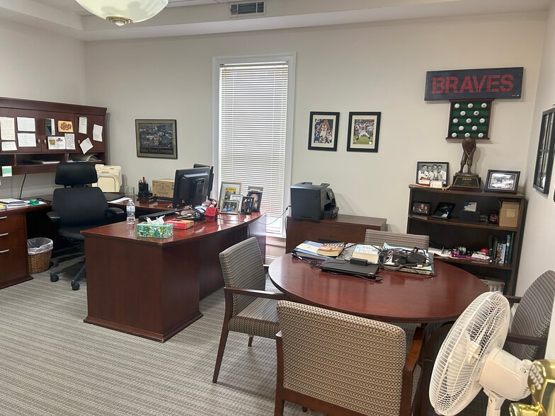 324 Cherokee St NE, Marietta, GA for sale - Building Photo - Image 2 of 12