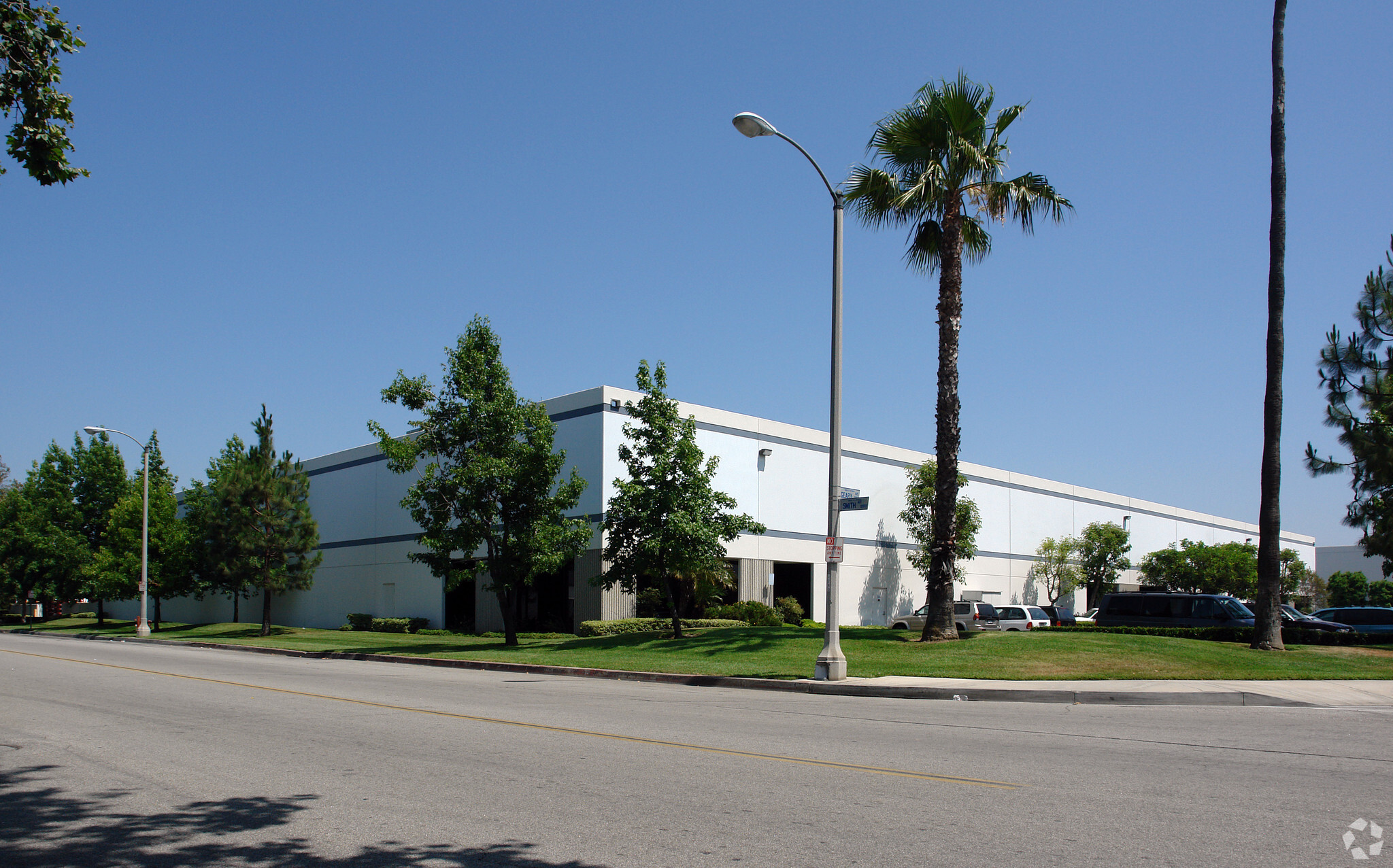 9838 Geary Ave, Santa Fe Springs, CA for lease Primary Photo- Image 1 of 5