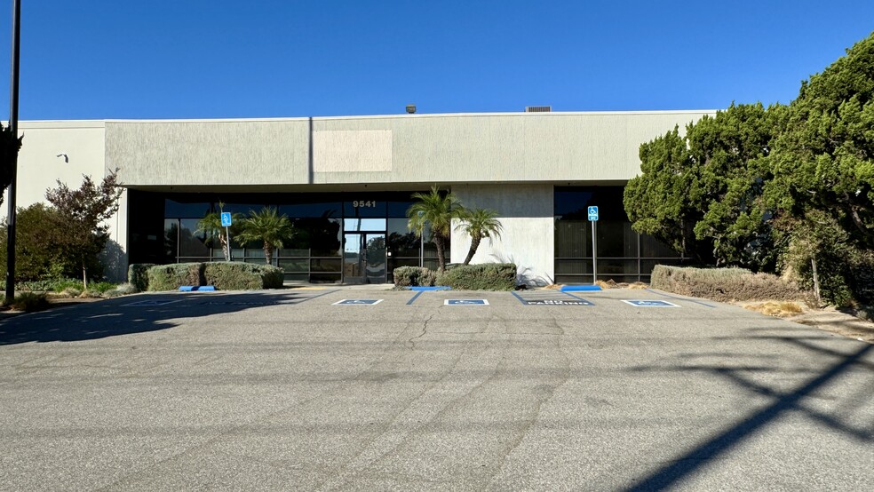 9541 Mason Ave, Chatsworth, CA for lease - Building Photo - Image 1 of 20