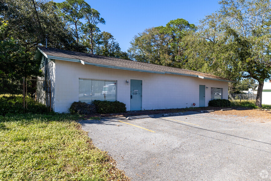 1228 S Hopkins Ave, Titusville, FL for sale - Primary Photo - Image 1 of 3