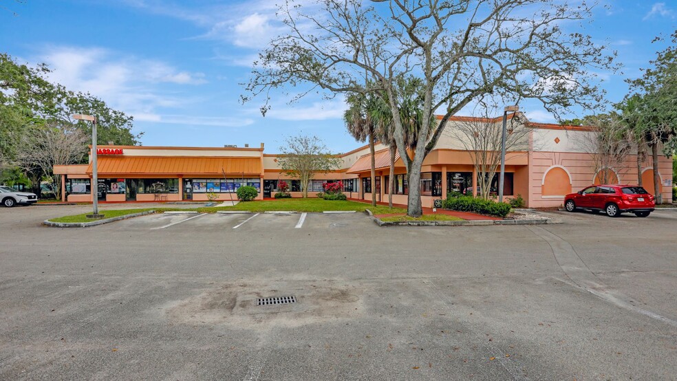 1806-1856 N Pine Island Rd, Plantation, FL for sale - Building Photo - Image 3 of 8