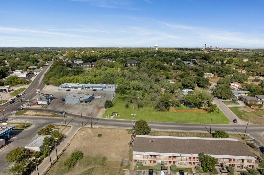 4700 Pecan Valley Dr, San Antonio, TX for sale - Aerial - Image 2 of 10