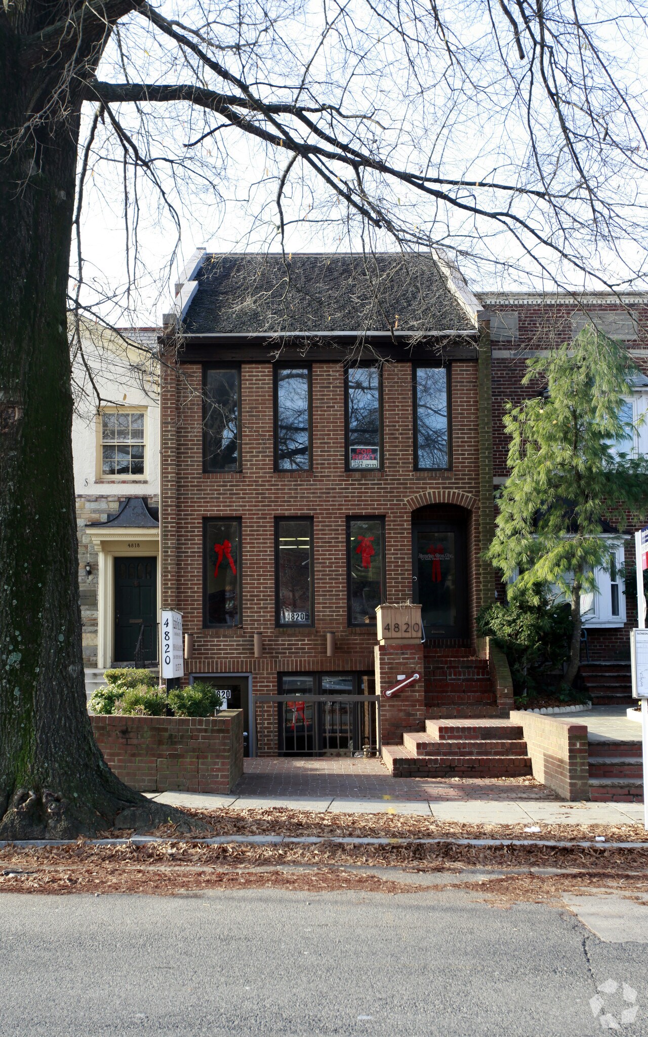 4820 Macarthur Blvd NW, Washington, DC 20007