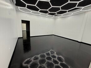 4405-4407 1/2 W Jefferson Blvd, Los Angeles, CA for lease Interior Photo- Image 2 of 5