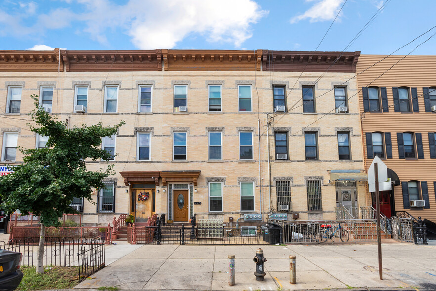 276 Saint Nicholas Ave, Brooklyn, NY for sale - Primary Photo - Image 1 of 1