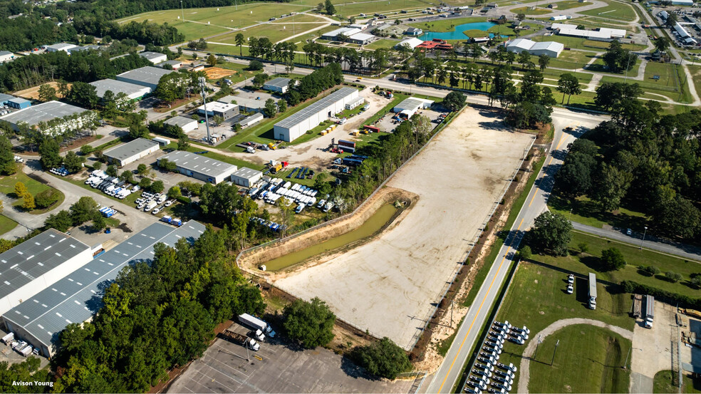 8016 Commerce Center Rd, Ladson, SC for lease - Building Photo - Image 1 of 47