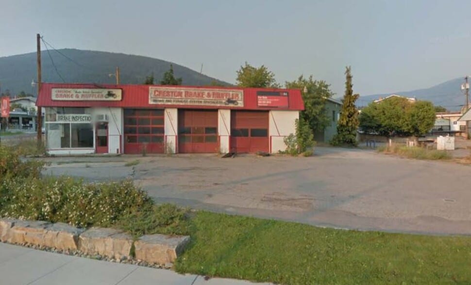 132 Northwest Blvd, Creston, BC for sale - Building Photo - Image 1 of 1