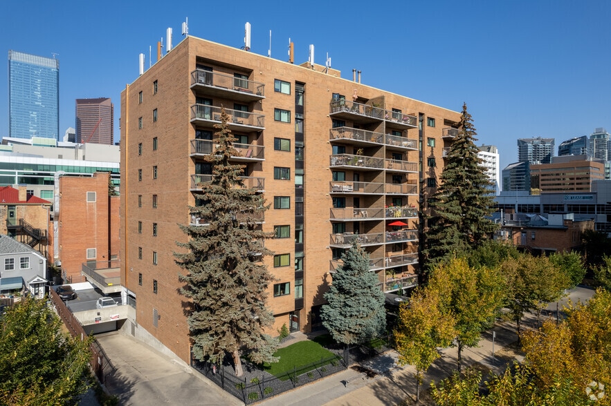 220 13th Ave SW, Calgary, AB for sale - Aerial - Image 1 of 1