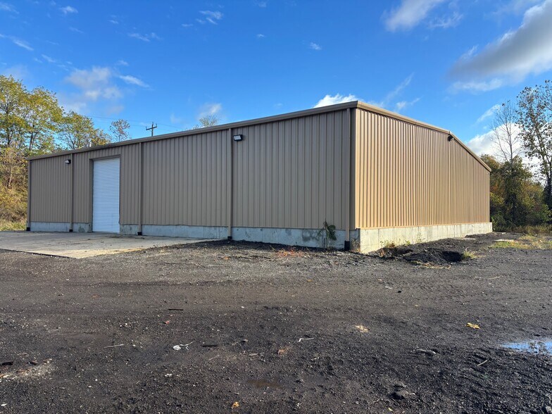 8419 Noblestown Rd, Mc Donald, PA for lease - Building Photo - Image 2 of 6